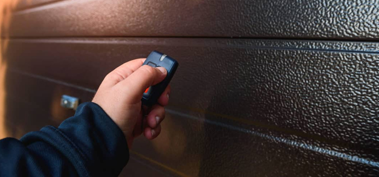 automatic door opener with remote control in Del Aire