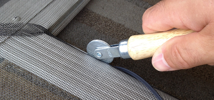 metal screen door repair in Del Aire